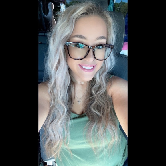 Meet your Posher, Hannah - Picture 1 of 1